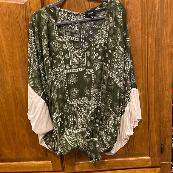 heyson Tops - Heyson poncho top size small